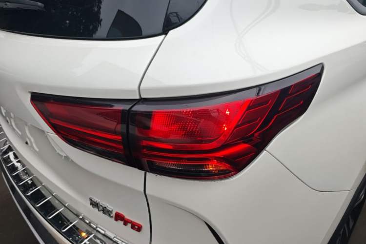 Used CHANGAN OSHAN COSPro 2021 1.5T Manual Luxury 7-Seater Right Rear Taillight