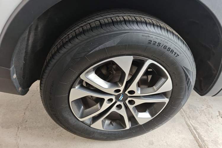 Used CHANGAN OSHAN COSPro 2021 1.5T Manual Elite 7-Seater Right Rear Wheel Hub