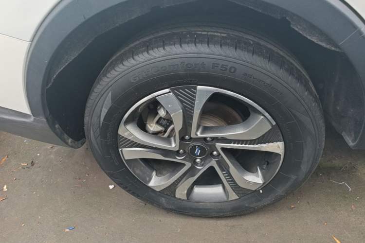 Used CHANGAN OSHAN COSPro 2021 1.5T Manual Luxury 7-Seater Right Rear Wheel Hub