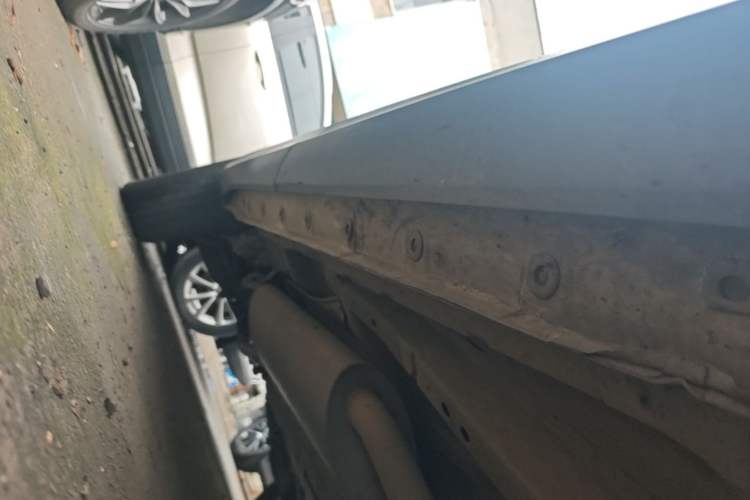 Used CHANGAN OSHAN COSPro 2021 1.5T Manual Luxury 7-Seater Right Side Sill