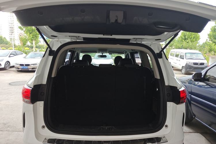 Used CHANGAN OSHAN COSPro 2021 1.5T Manual Elite 7-Seater Trunk