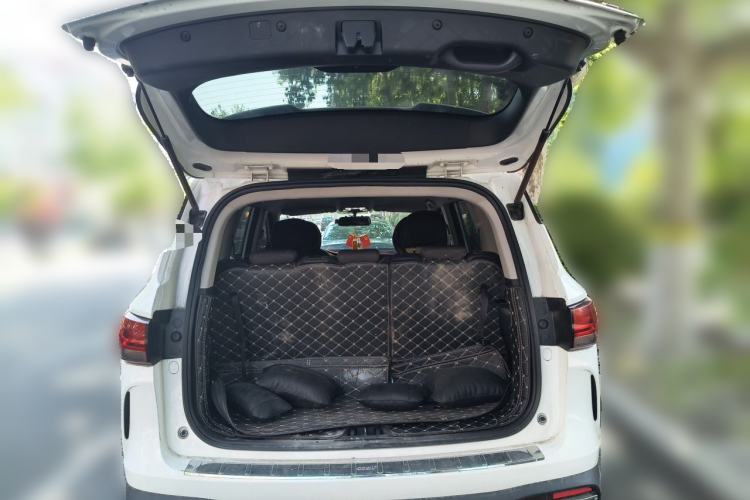 Used CHANGAN OSHAN COSPro 2021 1.5T Manual Elite 7-Seater Trunk