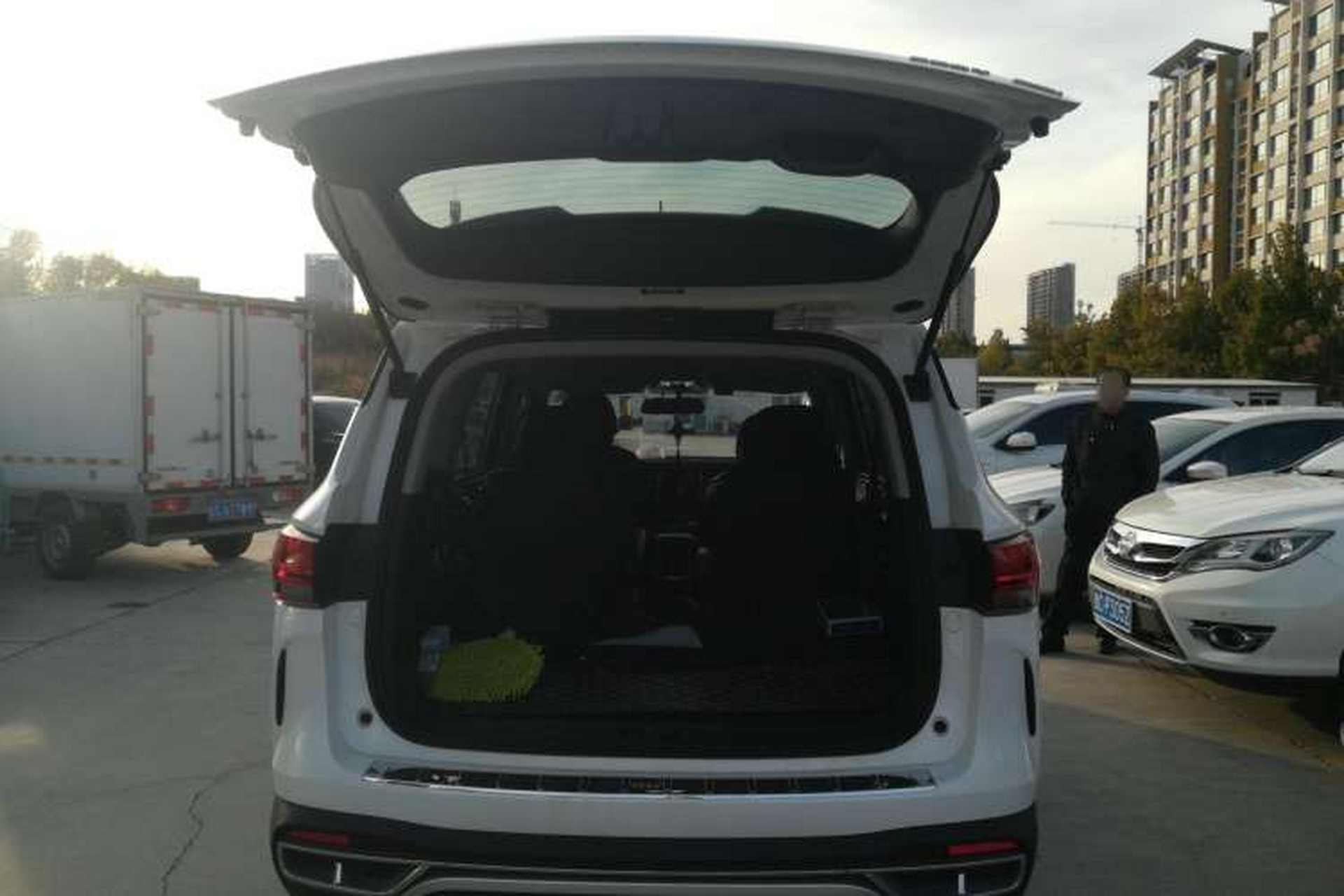 Used CHANGAN OSHAN COSPro 2021 1.5T Automatic Luxury 7-Seater Trunk