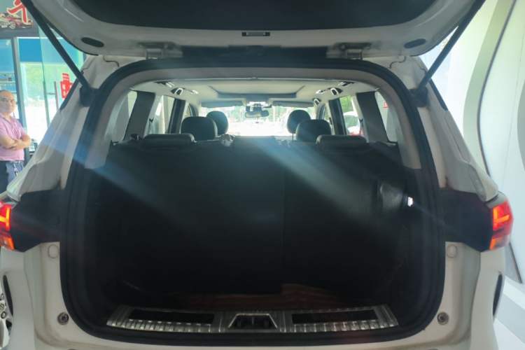 Used CHANGAN OSHAN COSPro 2021 1.5T Automatic Flagship 7-Seater Trunk
