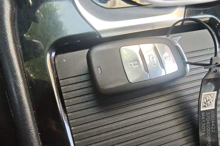 Used CHANGAN OSHAN COSPro 2021 1.5T Automatic Luxury 7-Seater Vehicle Key