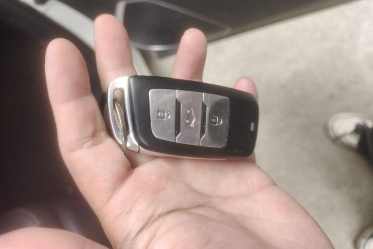 Used CHANGAN OSHAN COSPro 2021 1.5T Automatic Flagship 7-Seater Vehicle Key