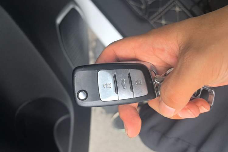 Used CHANGAN OSHAN COSPro 2021 1.5T Manual Elite 7-Seater Vehicle Key