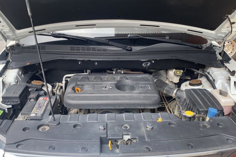 Used CHANGAN OSHAN CX70 2016 1.6L Manual Luxury Model Engine Bay