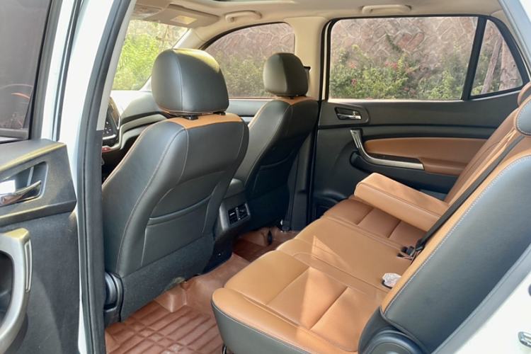 Used CHANGAN OSHAN CX70 2016 1.6L Manual Luxury Model Interior 1