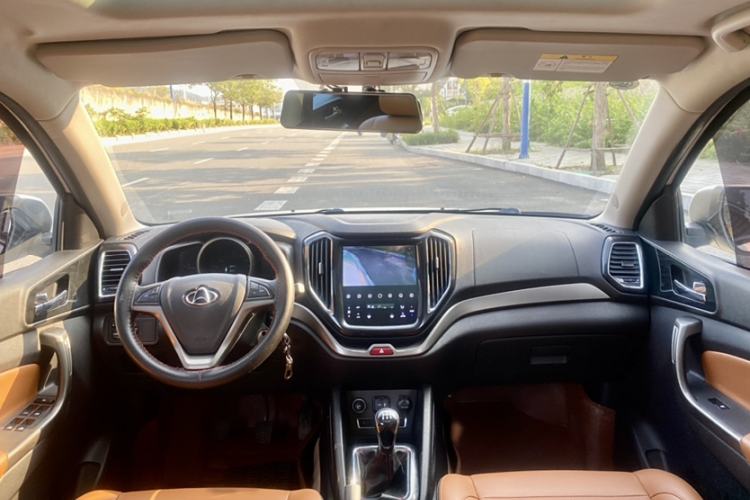 Used CHANGAN OSHAN CX70 2016 1.6L Manual Luxury Model Interior 2