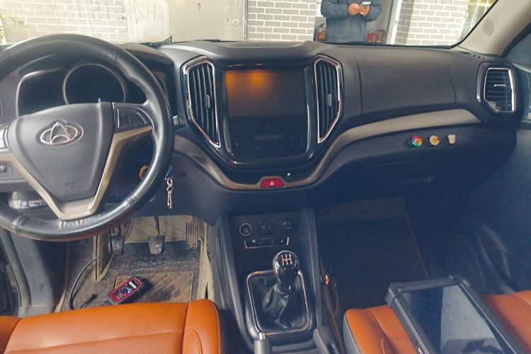 Used CHANGAN OSHAN CX70 2016 1.6L Manual Luxury Model Audio And AC Panel