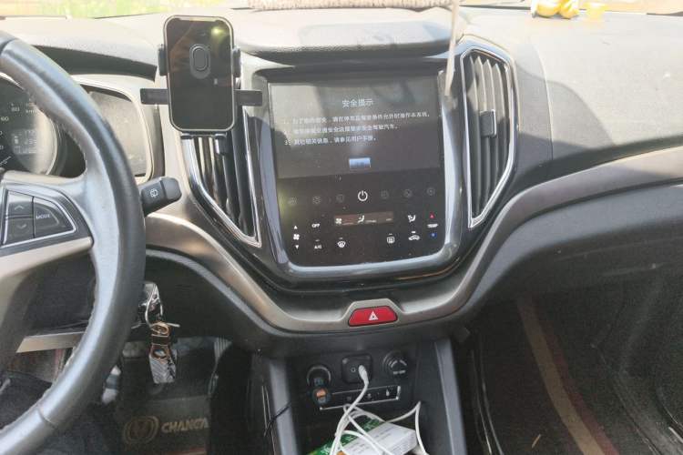 Used CHANGAN OSHAN CX70 2016 1.6L Manual Luxury Model Audio And AC Panel