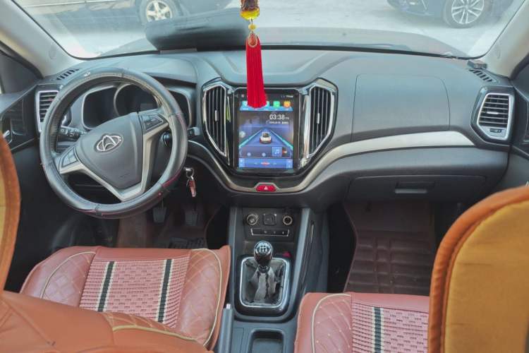 Used CHANGAN OSHAN CX70 2016 1.6L Manual Elite Model Center Console