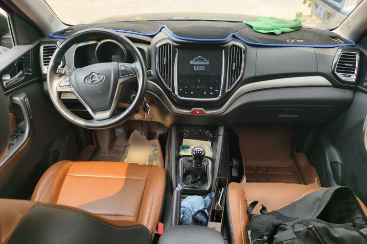 Used CHANGAN OSHAN CX70 2016 1.6L Manual Elite Model Center Console