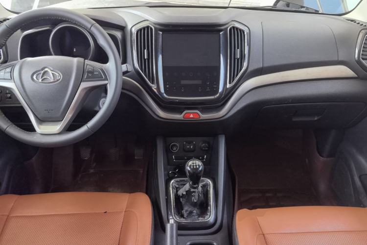 Used CHANGAN OSHAN CX70 2016 1.6L Manual Luxury Model Center Console