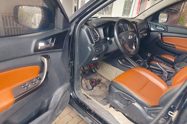 Used CHANGAN OSHAN CX70 2016 1.6L Manual Luxury Model Driver Seat