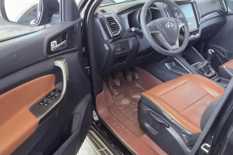 Used CHANGAN OSHAN CX70 2016 1.6L Manual Luxury Model Driver Seat