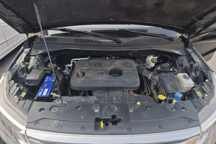 Used CHANGAN OSHAN CX70 2016 1.6L Manual Luxury Model Engine Bay