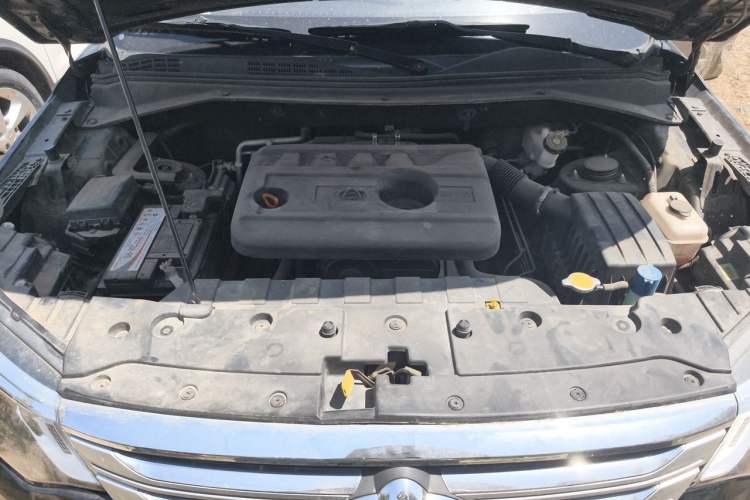 Used CHANGAN OSHAN CX70 2016 1.6L Manual Luxury Model Engine Bay