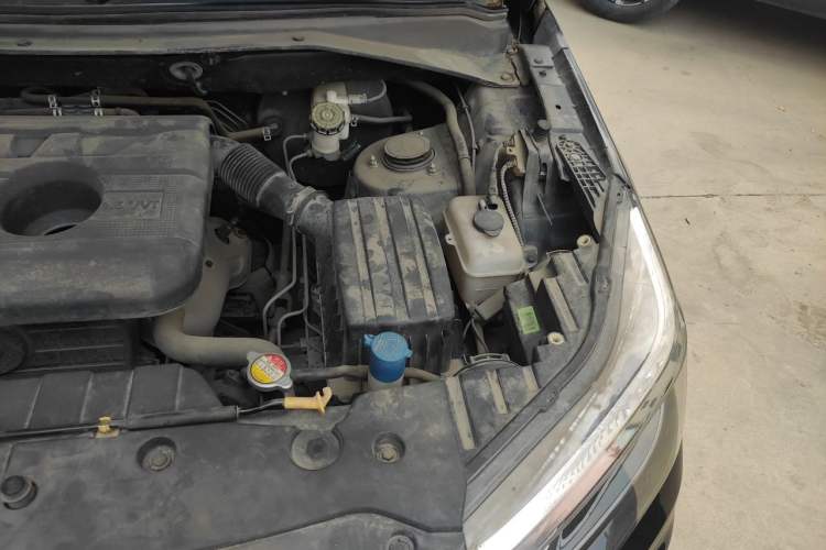Used CHANGAN OSHAN CX70 2016 1.6L Manual Luxury Model Engine Bay Left