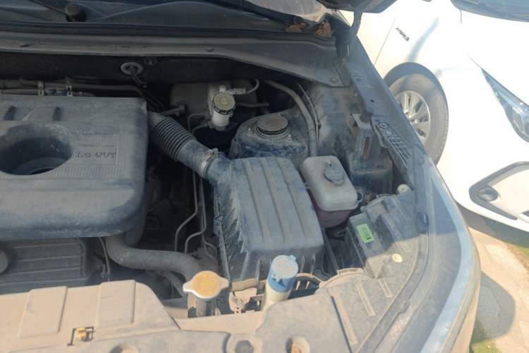 Used CHANGAN OSHAN CX70 2016 1.6L Manual Luxury Model Engine Bay Left