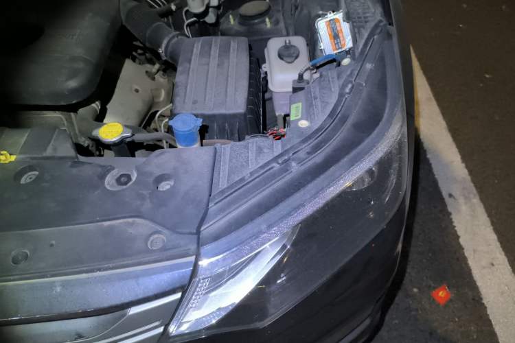 Used CHANGAN OSHAN CX70 2016 1.6L Manual Luxury Model Engine Bay Left