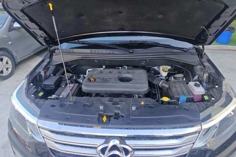 Used CHANGAN OSHAN CX70 2016 1.6L Manual Luxury Model Engine Bay