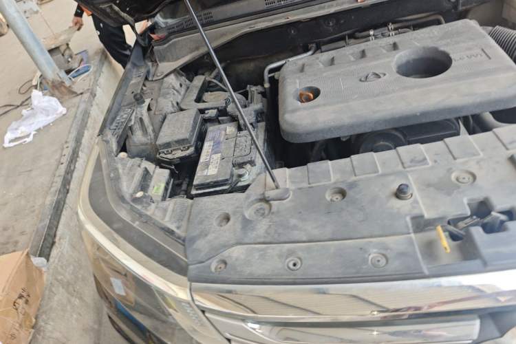 Used CHANGAN OSHAN CX70 2016 1.6L Manual Elite Model Engine Bay Right