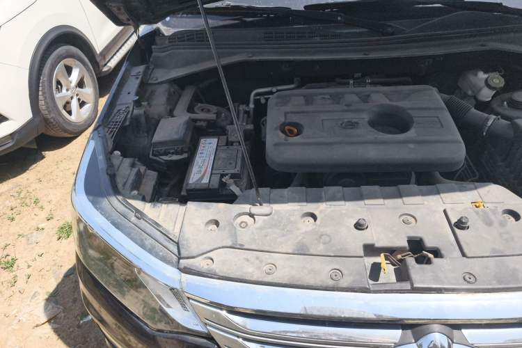 Used CHANGAN OSHAN CX70 2016 1.6L Manual Luxury Model Engine Bay Right