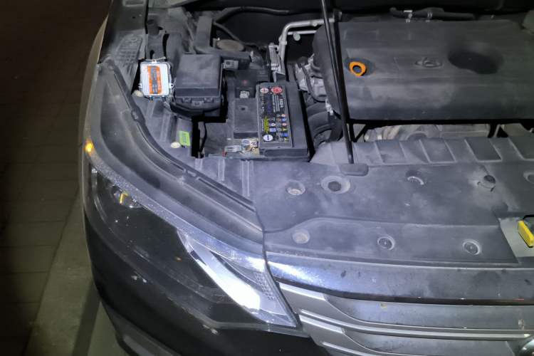 Used CHANGAN OSHAN CX70 2016 1.6L Manual Luxury Model Engine Bay Right