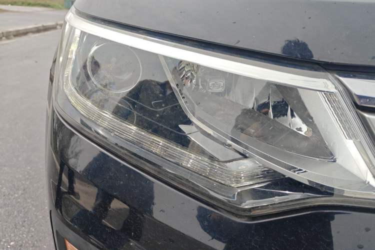 Used CHANGAN OSHAN CX70 2016 1.6L Manual Elite Model Exterior 6