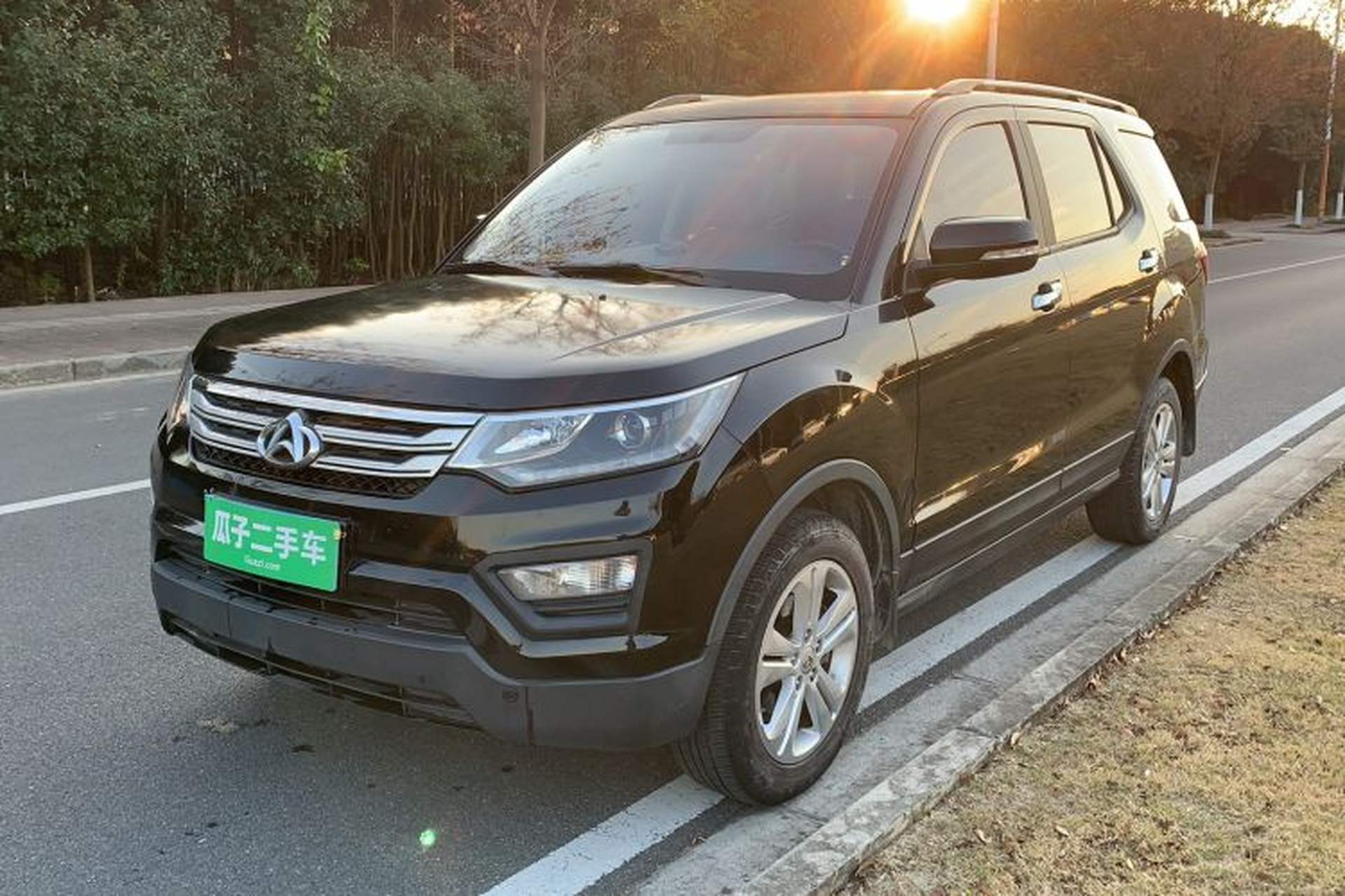 Used CHANGAN OSHAN CX70 2016 1.6L Manual Luxury Model Front Left 45 Deg