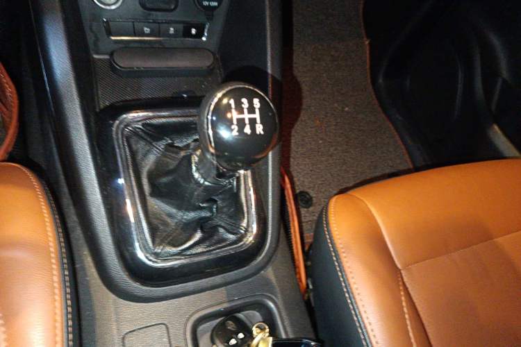 Used CHANGAN OSHAN CX70 2016 1.6L Manual Luxury Model Gear Lever