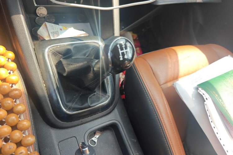 Used CHANGAN OSHAN CX70 2016 1.6L Manual Luxury Model Gear Lever