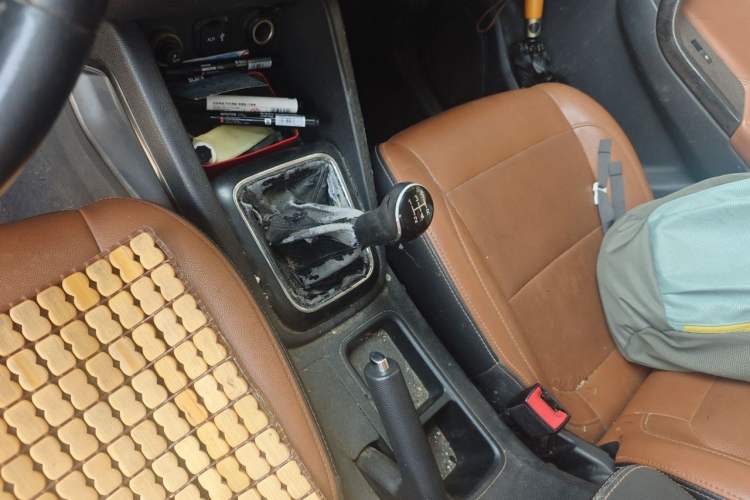 Used CHANGAN OSHAN CX70 2016 1.6L Manual Elite Model Gear Lever