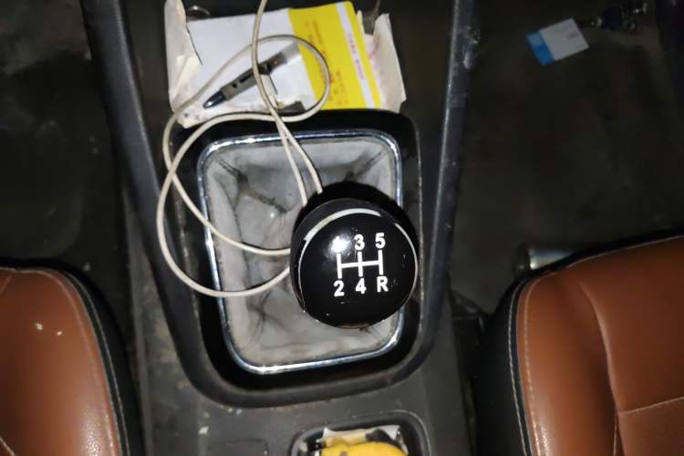 Used CHANGAN OSHAN CX70 2016 1.6L Manual Smart Connect Version Gear Lever