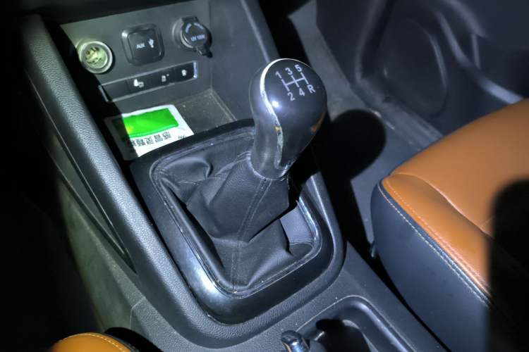Used CHANGAN OSHAN CX70 2016 1.6L Manual Luxury Model Gear Lever