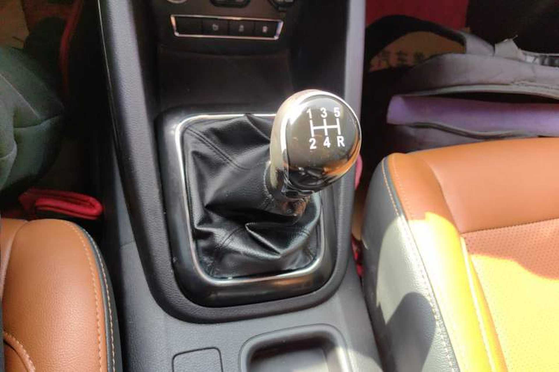 Used CHANGAN OSHAN CX70 2016 1.6L Manual Luxury Model Gear Lever