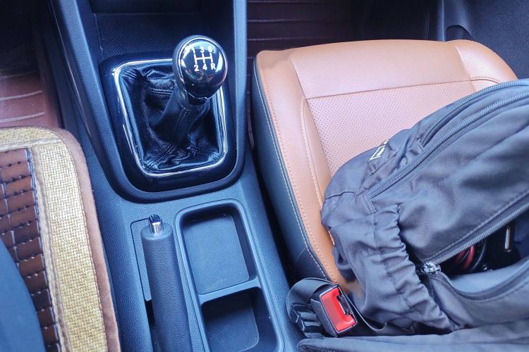 Used CHANGAN OSHAN CX70 2016 1.6L Manual Luxury Model Gear Lever