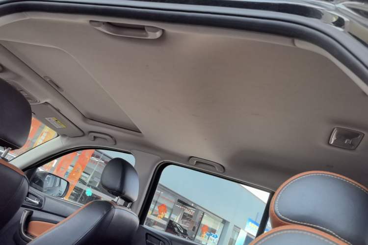 Used CHANGAN OSHAN CX70 2016 1.6L Manual Luxury Model Headliner