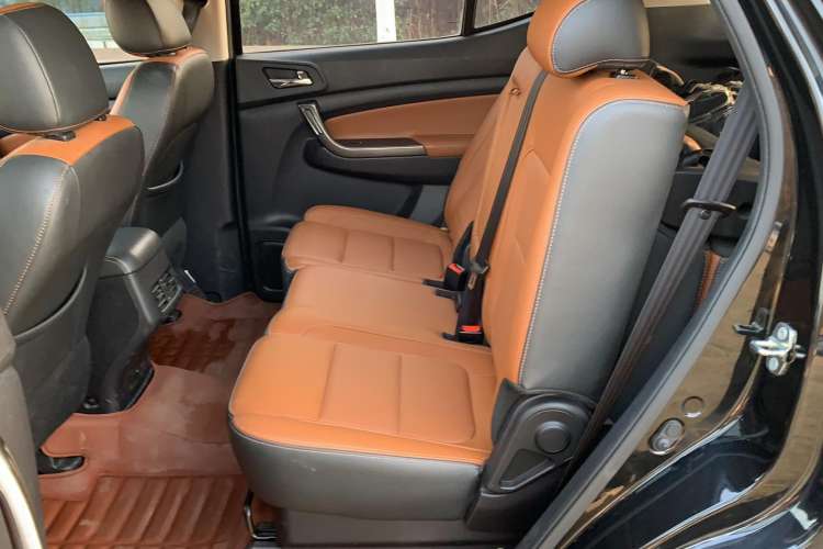 Used CHANGAN OSHAN CX70 2016 1.6L Manual Luxury Model Interior 1