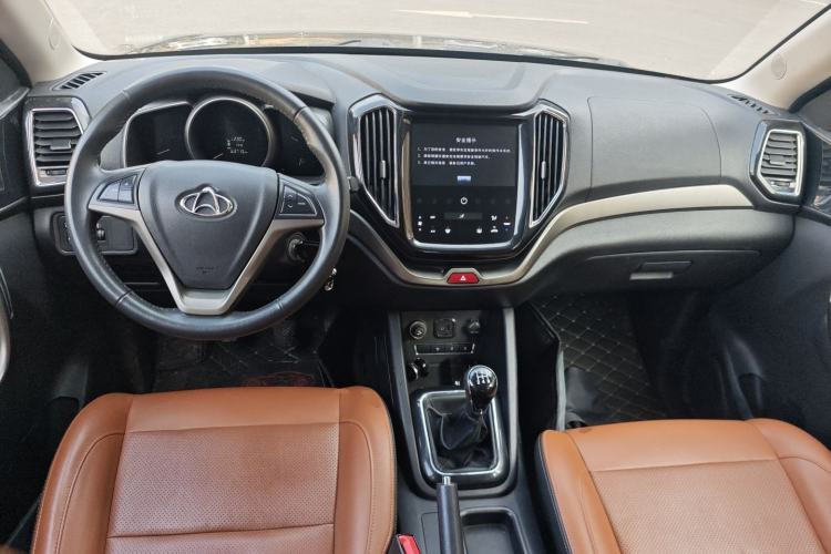 Used CHANGAN OSHAN CX70 2016 1.6L Manual Luxury Model Interior 2