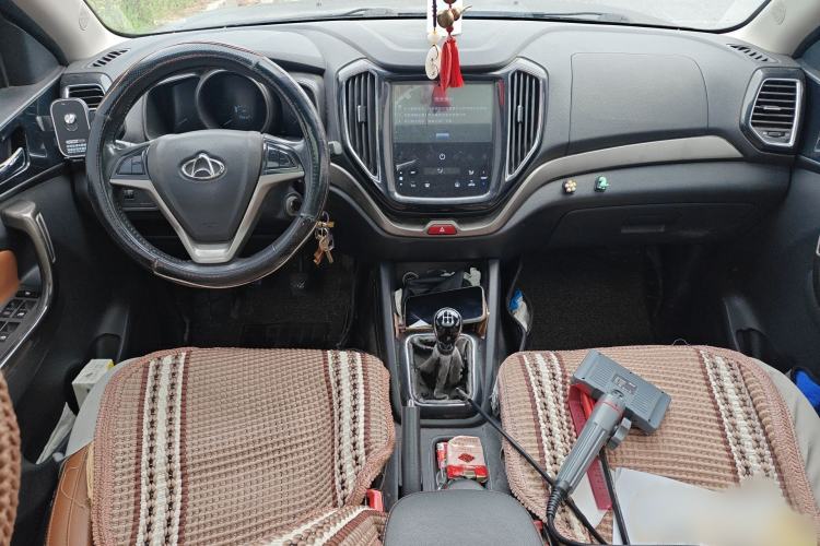 Used CHANGAN OSHAN CX70 2016 1.6L Manual Elite Model Interior 2