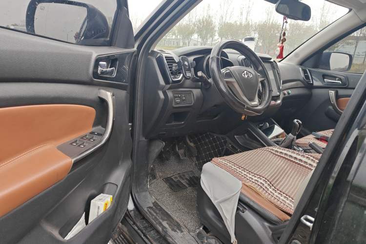 Used CHANGAN OSHAN CX70 2016 1.6L Manual Elite Model Interior 3
