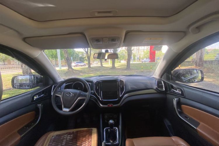 Used CHANGAN OSHAN CX70 2016 1.6L Manual Luxury Model Interior 7