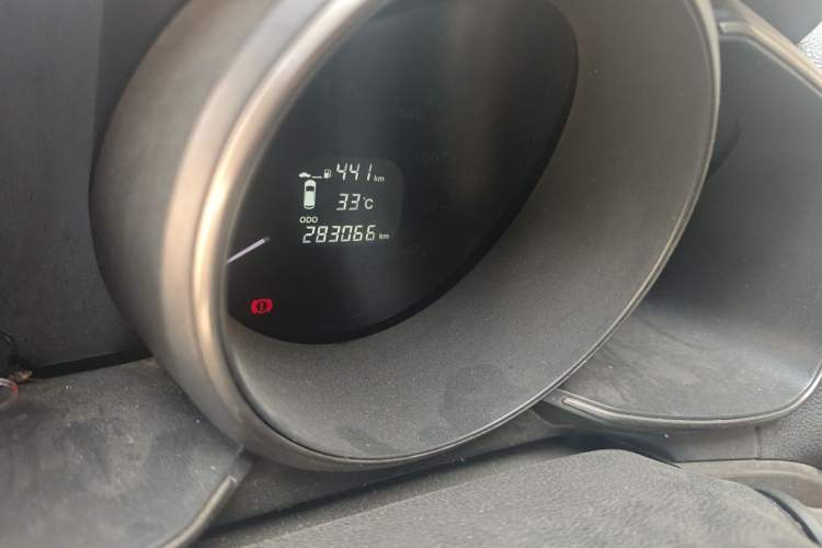 Used CHANGAN OSHAN CX70 2016 1.6L Manual Elite Model Odometer Close Up