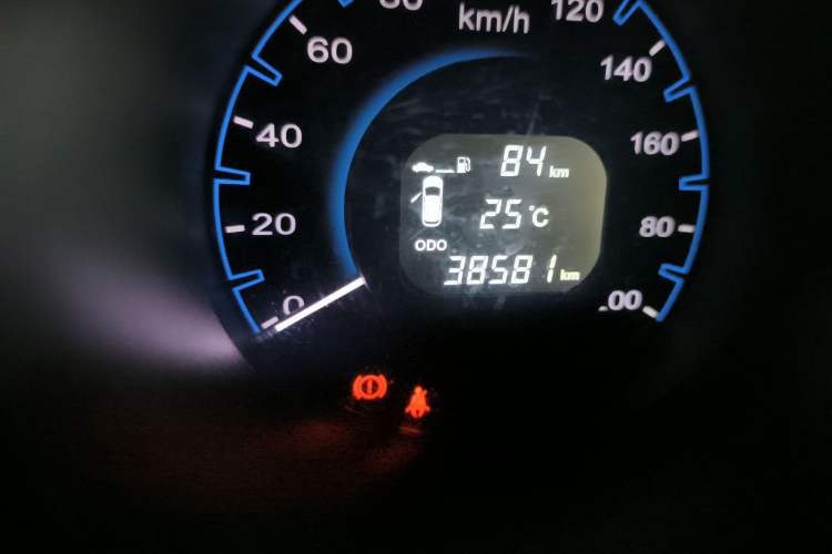 Used CHANGAN OSHAN CX70 2016 1.6L Manual Luxury Model Odometer Close Up