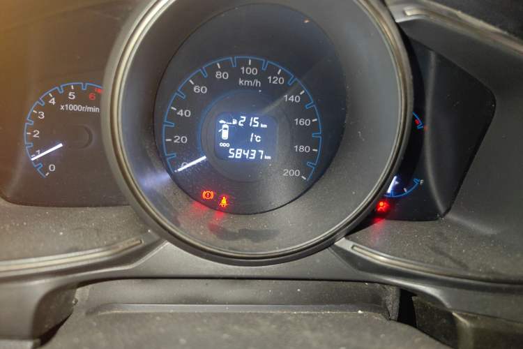Used CHANGAN OSHAN CX70 2016 1.6L Manual Luxury Model Odometer Close Up