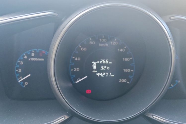 Used CHANGAN OSHAN CX70 2016 1.6L Manual Luxury Model Odometer Close Up
