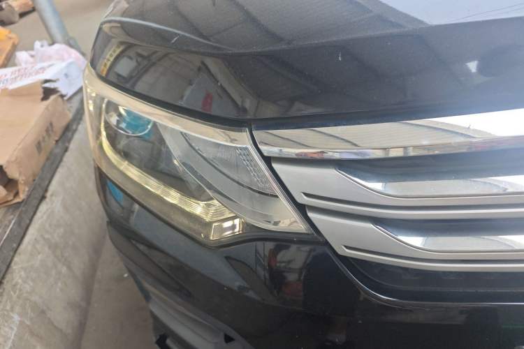 Used CHANGAN OSHAN CX70 2016 1.6L Manual Elite Model Right Front Headlight
